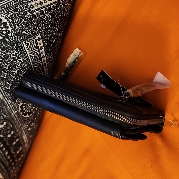 NWT Women Tahari Wallet - Picture 3 of 14